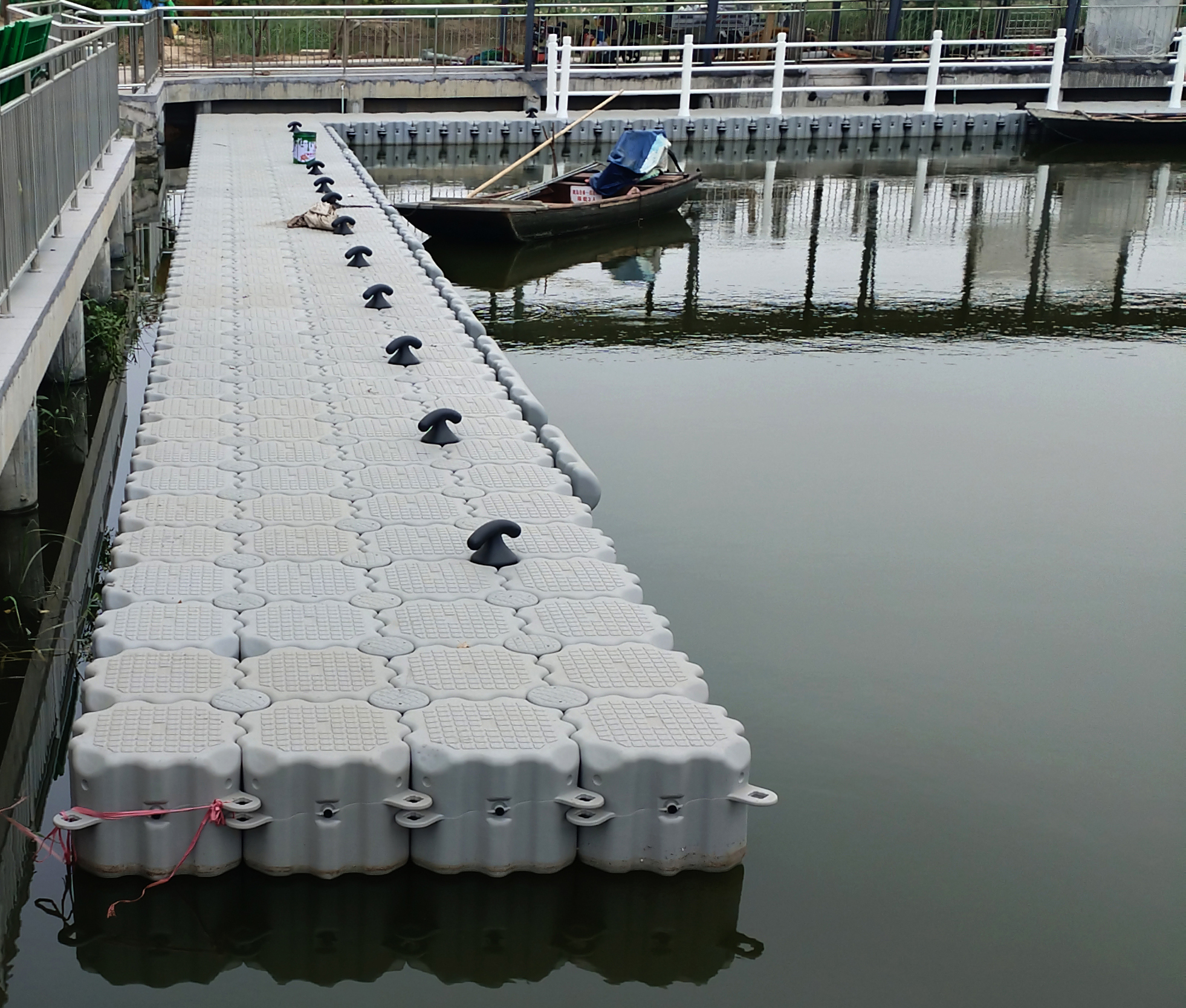 浮筒浮橋平臺打造水上交通風(fēng)景